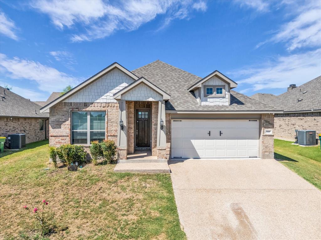 509 Paso Fino Street Property Photo 1