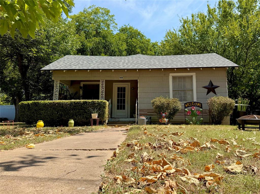 305 Williams Avenue Property Photo 1
