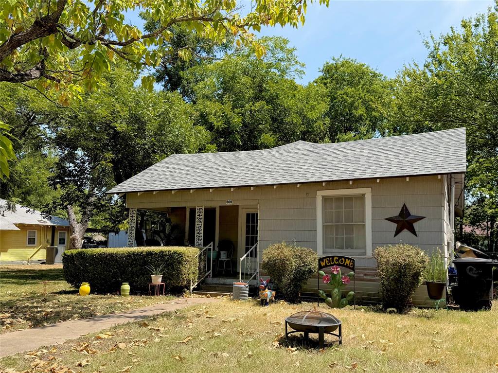 305 Williams Avenue Property Photo 2