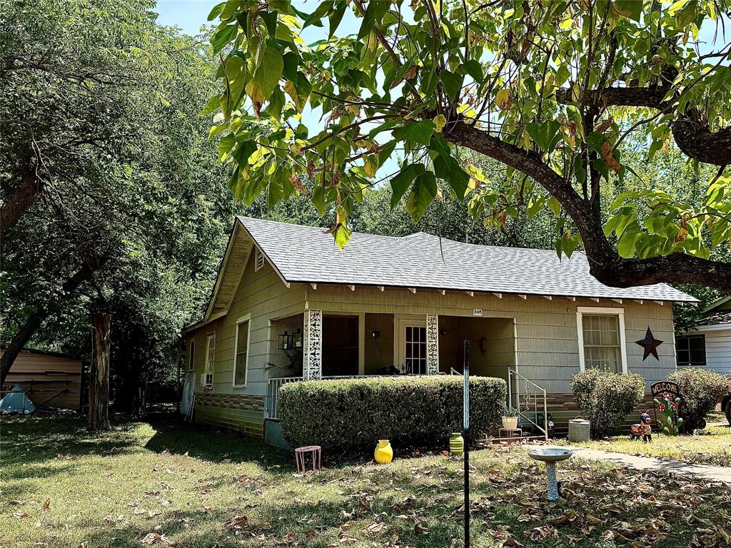 305 Williams Avenue Property Photo 3
