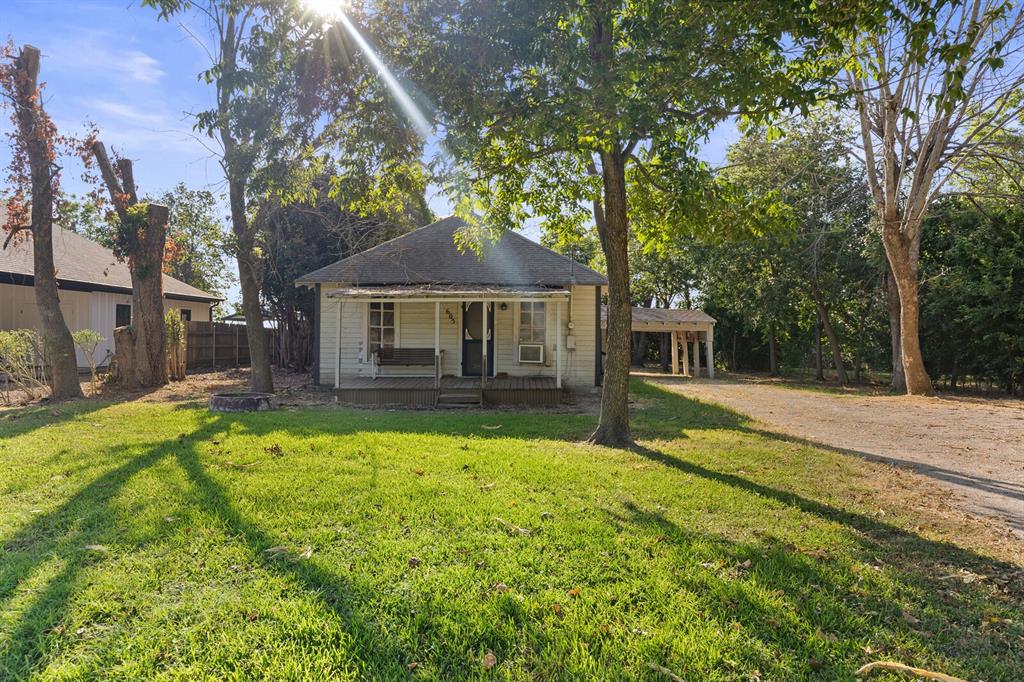 605 S Main Property Photo 1