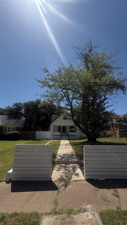 2806 Windsor Avenue Property Photo 1