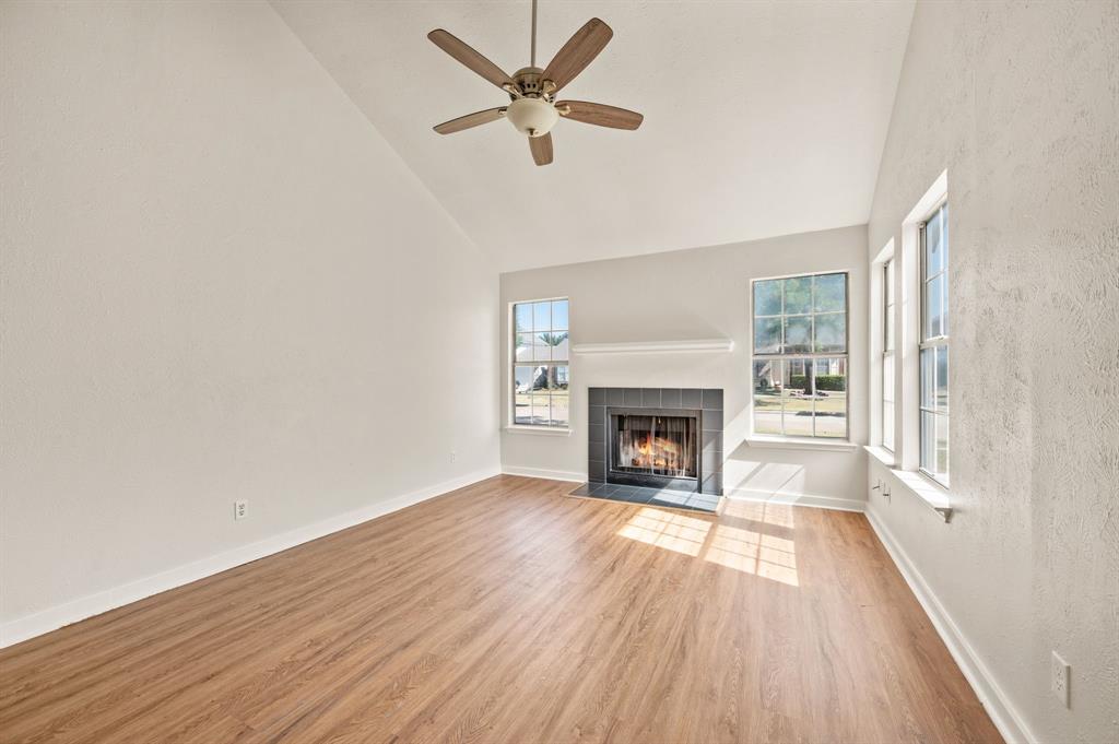 4640 Waterway Drive Property Photo 4