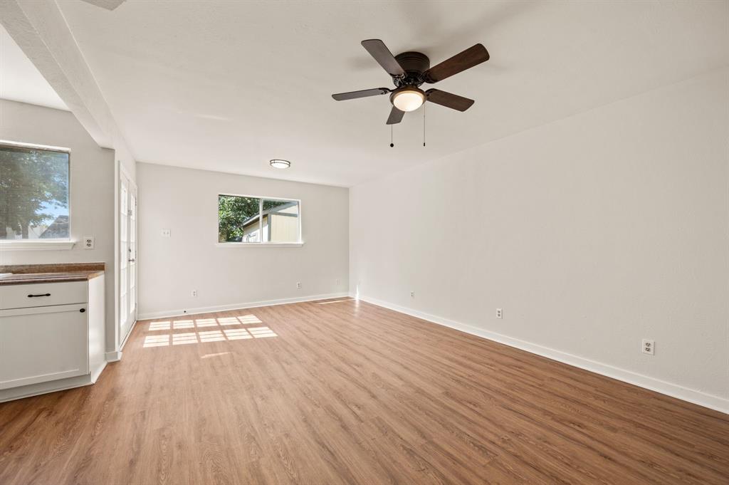 4640 Waterway Drive Property Photo 6