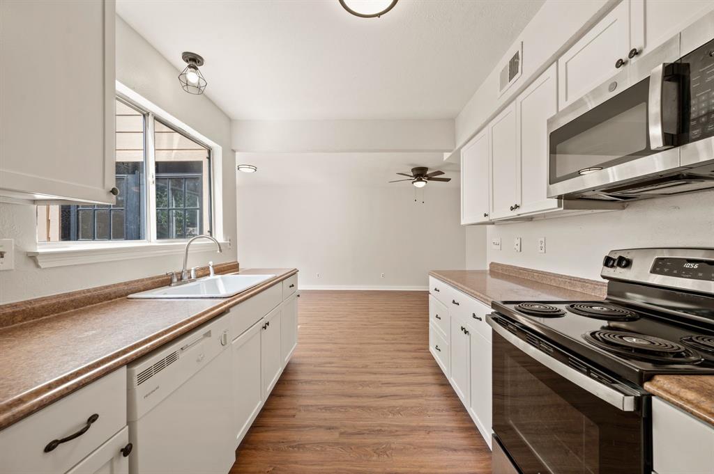 4640 Waterway Drive Property Photo 12