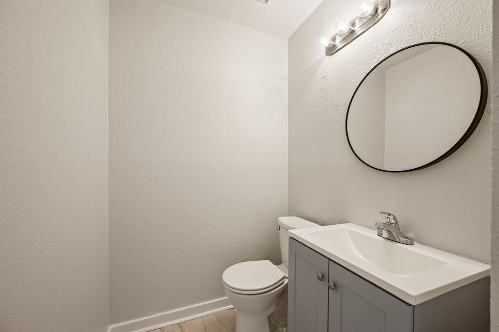 4640 Waterway Drive Property Photo 13