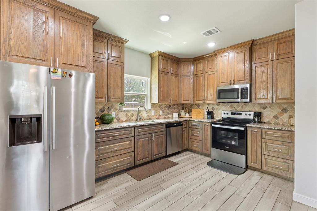 105 Lamar Street Property Photo 1
