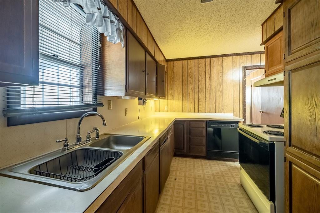 18705 Fm 709 Property Photo 32