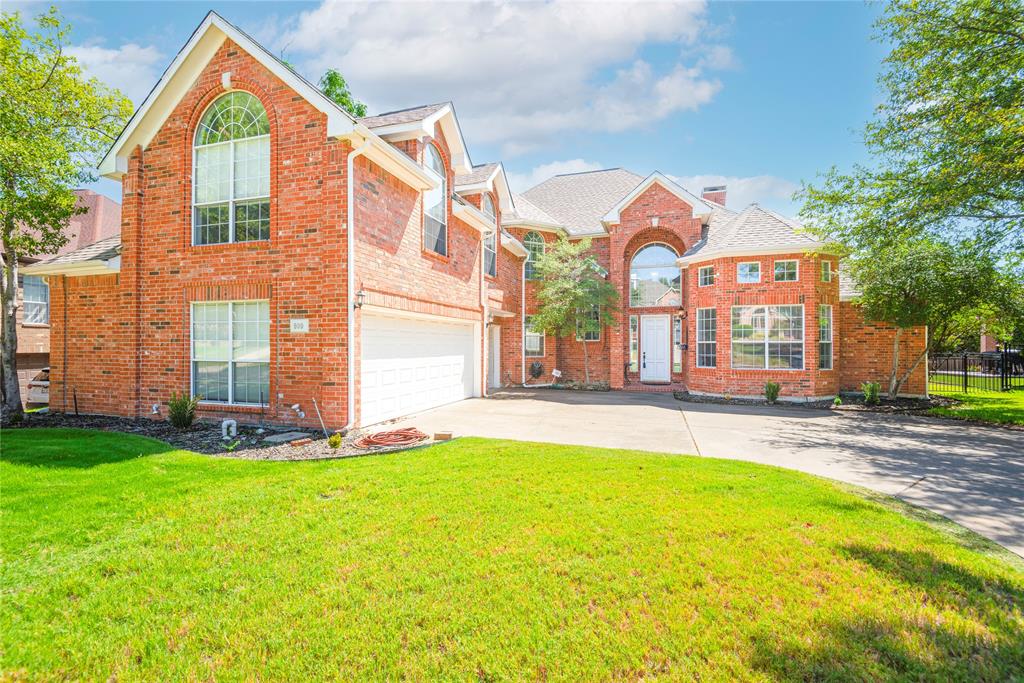 909 Hills Creek Drive Property Photo 1