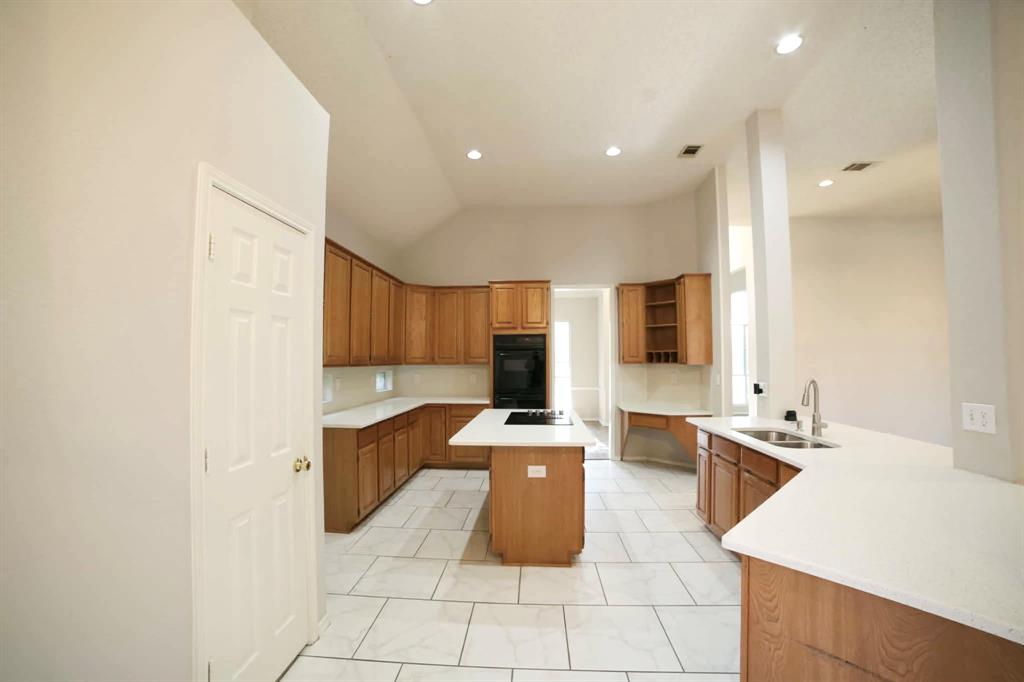 3114 Stonehenge Drive Property Photo 5