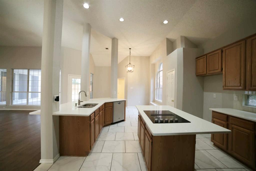3114 Stonehenge Drive Property Photo 6