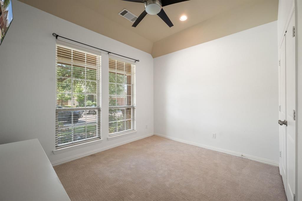 2528 Louis Lane Property Photo 4