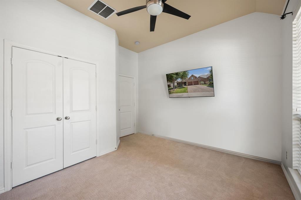 2528 Louis Lane Property Photo 5