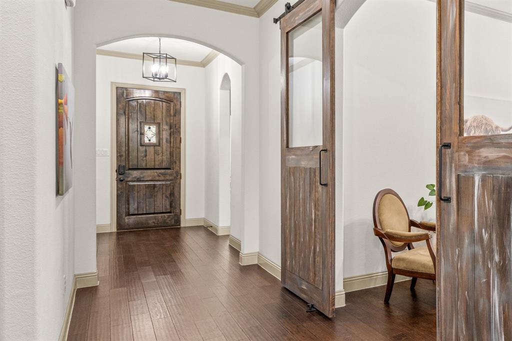 841 Lake Meadow Lane Property Photo 3