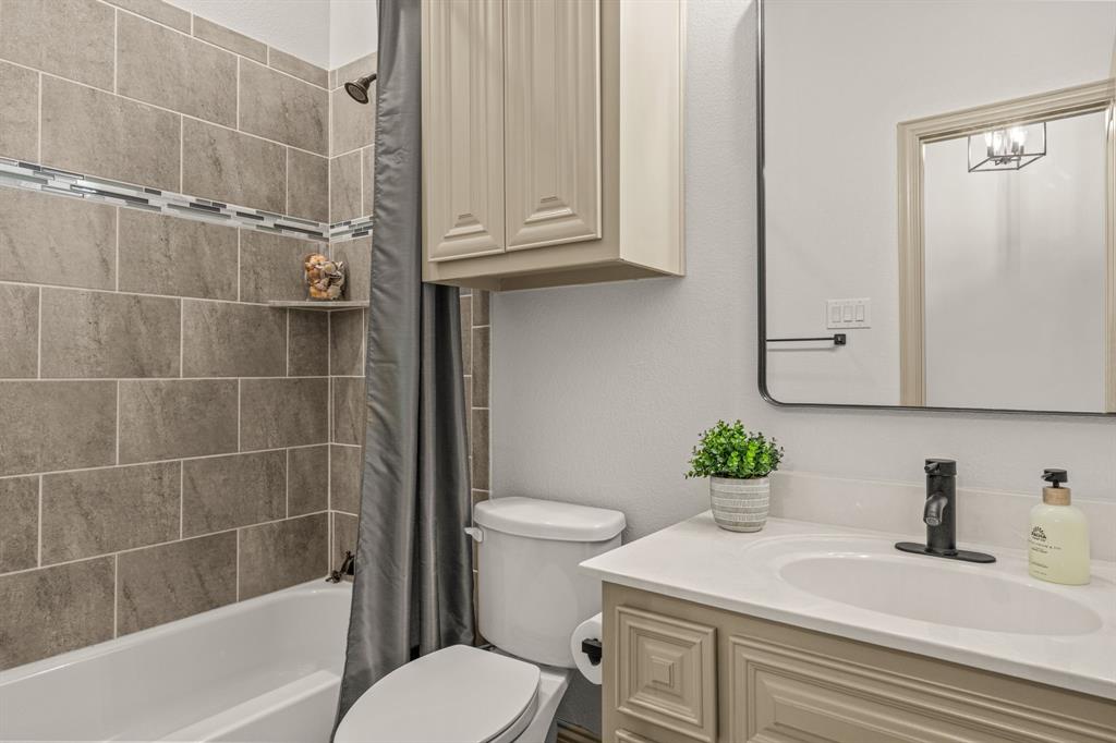 841 Lake Meadow Lane Property Photo 28