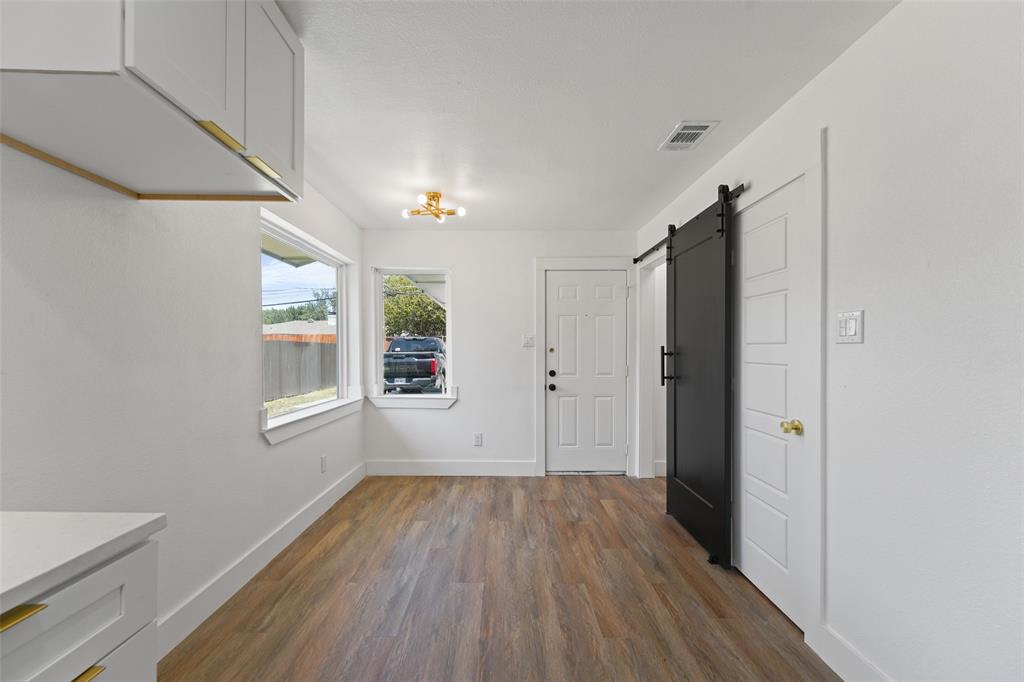 3347 Royal Lane Property Photo 10