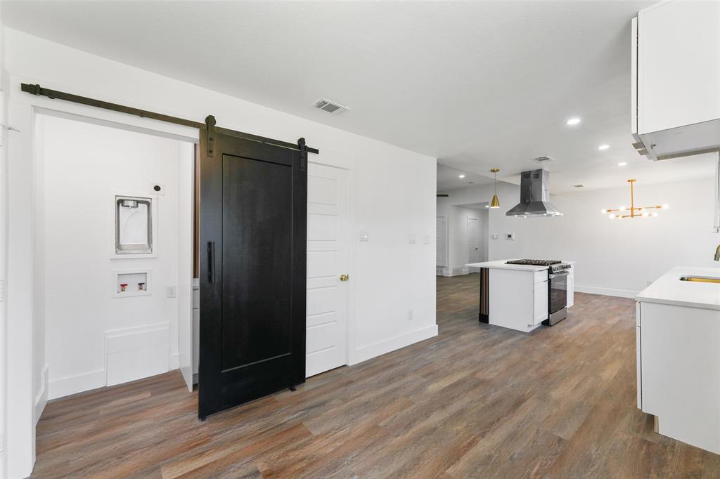 3347 Royal Lane Property Photo 11