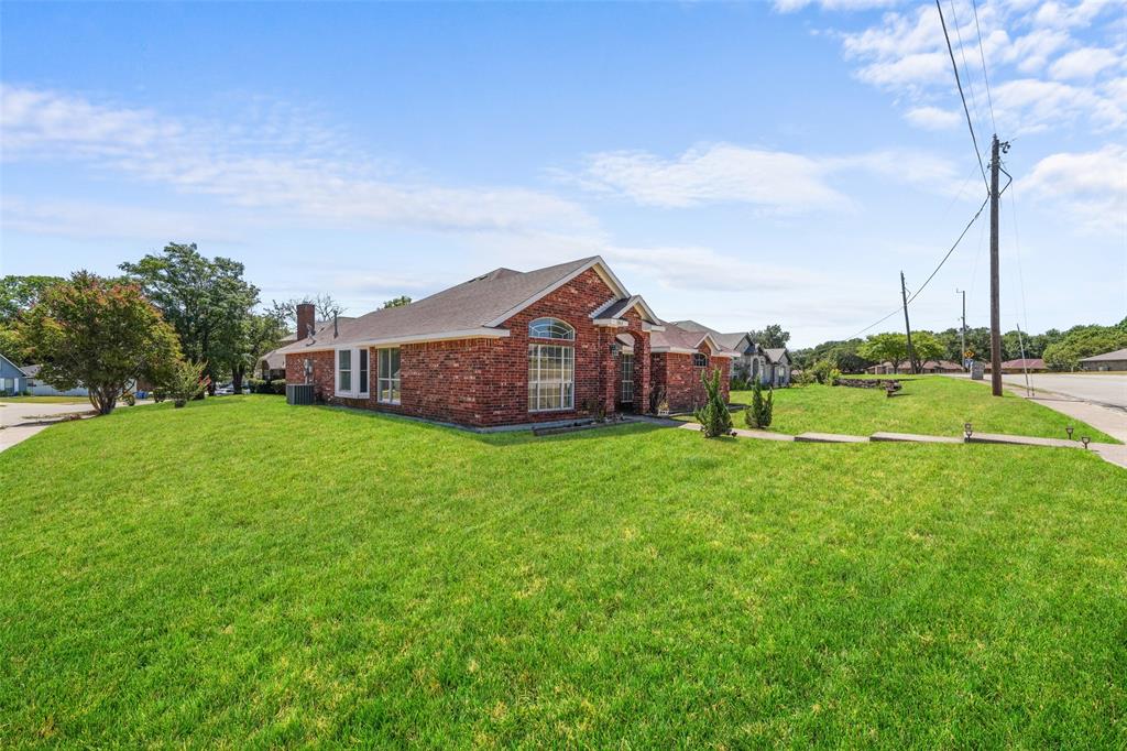 1064 The Meadows Parkway Property Photo 1
