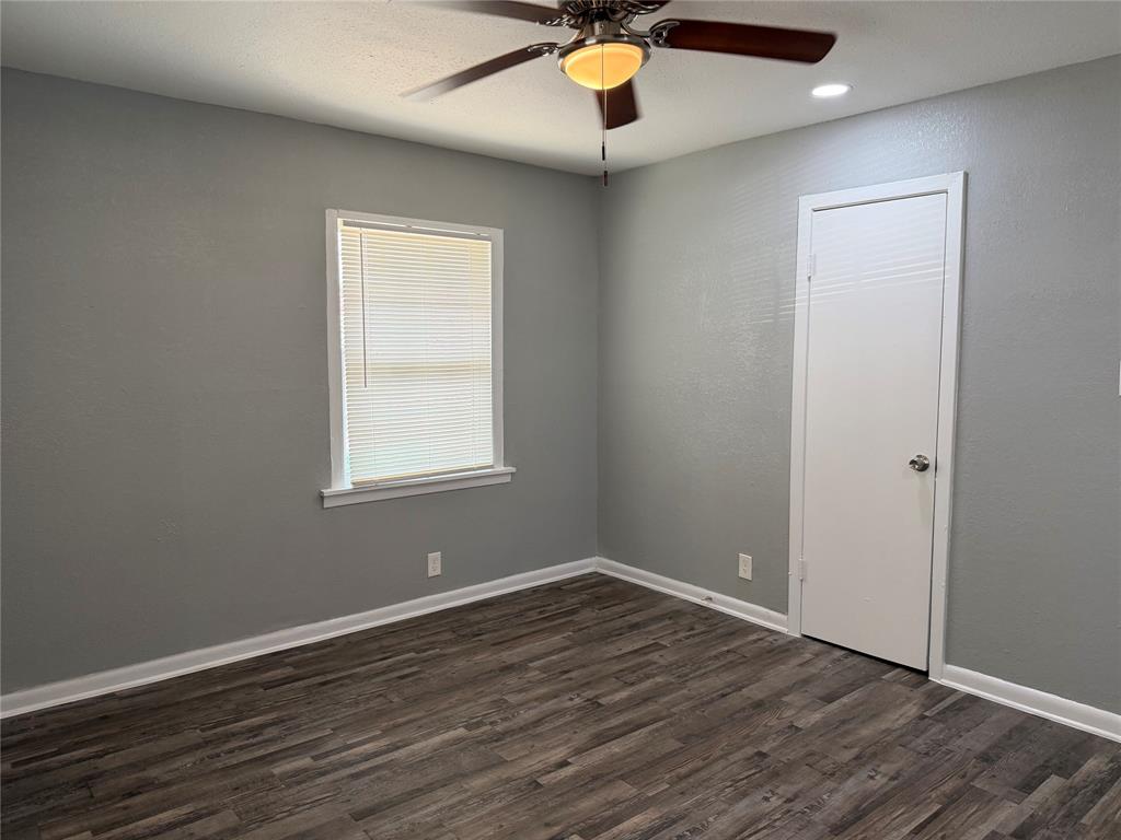 2506 Normont Circle Property Photo 9