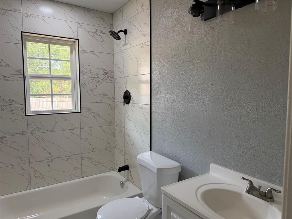 2506 Normont Circle Property Photo 15