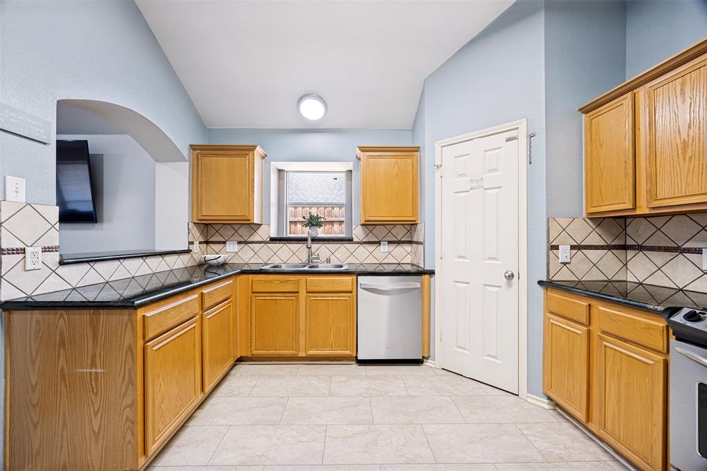 205 Arborview Drive Property Photo 2