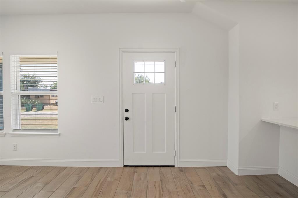 338 S 3rd Street Property Photo 3