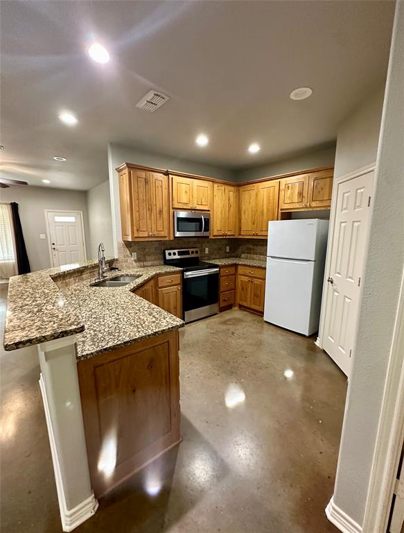 134 Dennis Drive Property Photo 6