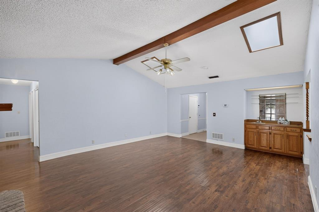 1003 Candlewood Drive Property Photo 7