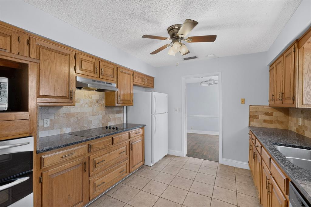 1003 Candlewood Drive Property Photo 9