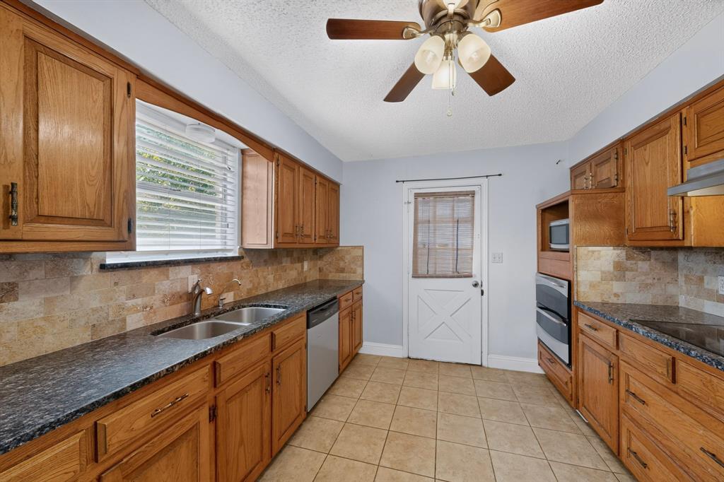 1003 Candlewood Drive Property Photo 10
