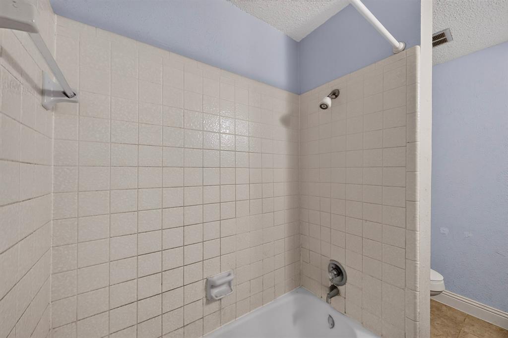 1003 Candlewood Drive Property Photo 22