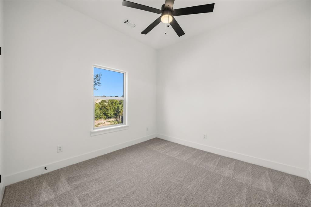 604 Acorn Way Property Photo 8