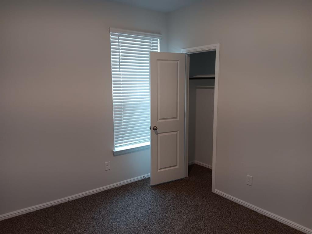 8725 Willowsun Way Property Photo 7