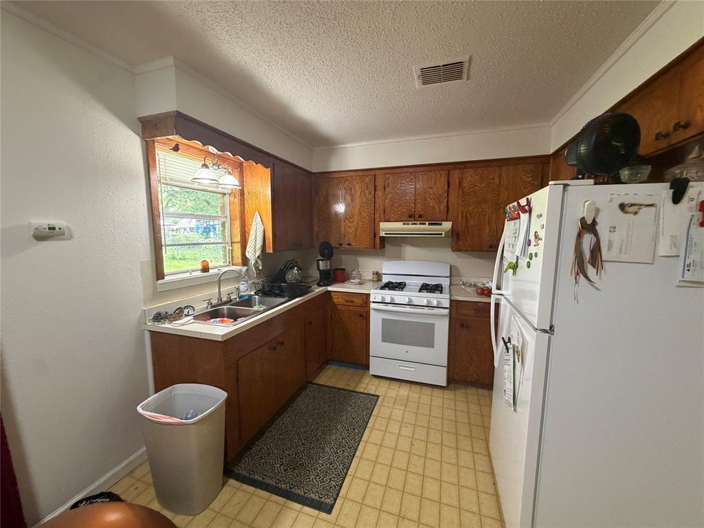 1514 Teekell Street Property Photo 7