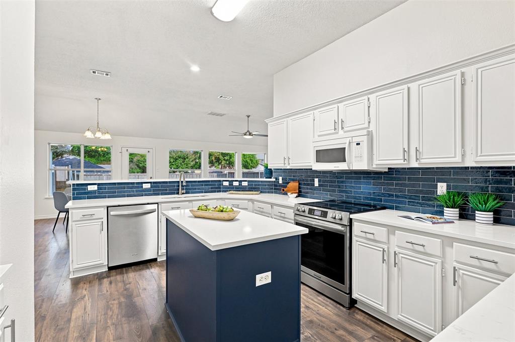 1110 Harvard Lane Property Photo 4