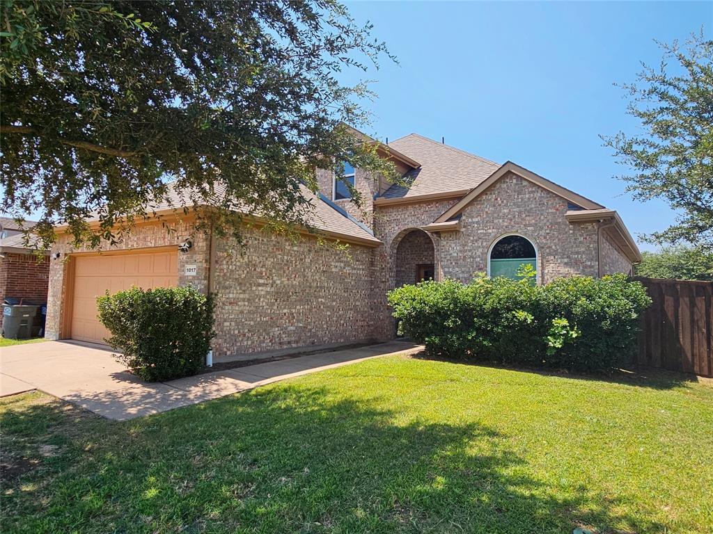 1017 Meadow Green Court Property Photo 2
