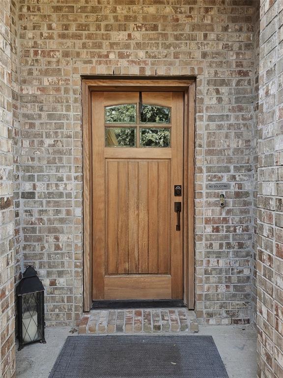 1017 Meadow Green Court Property Photo 5