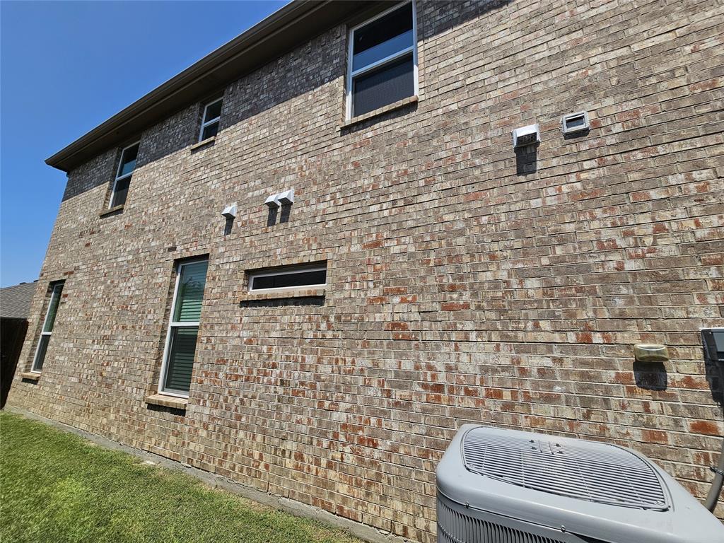 1017 Meadow Green Court Property Photo 11