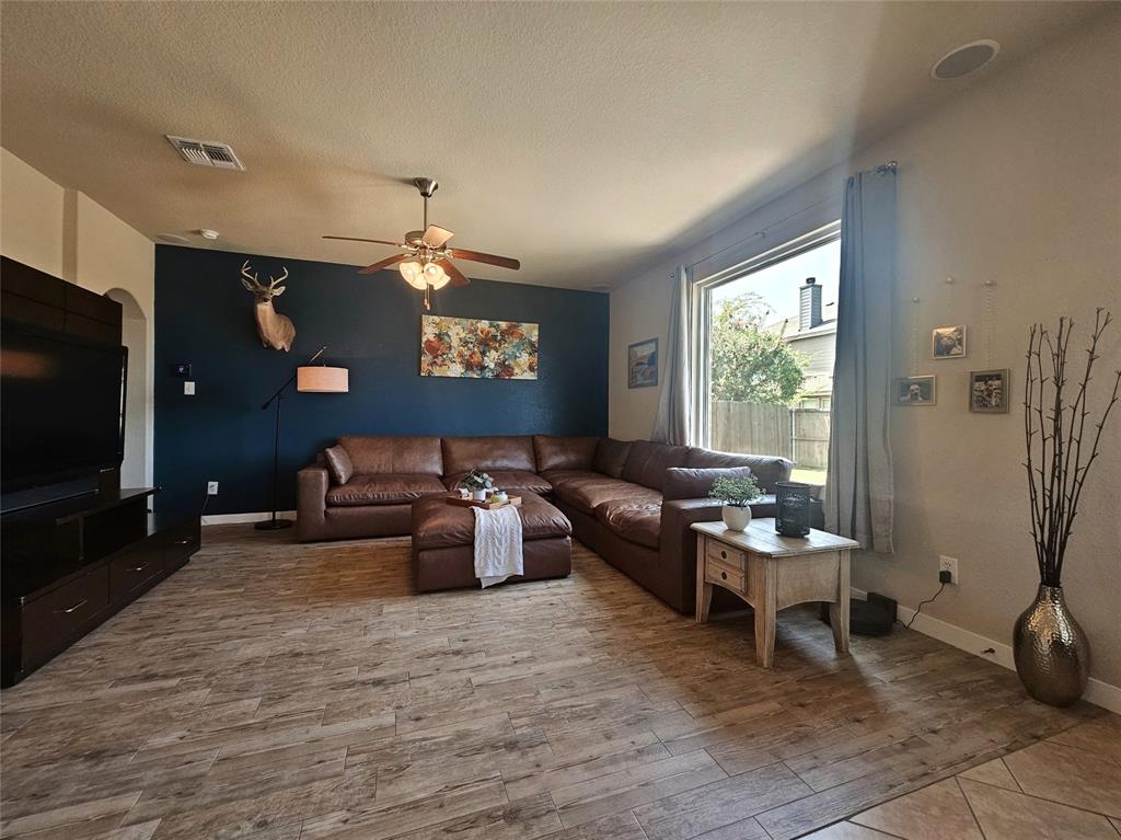 1017 Meadow Green Court Property Photo 16