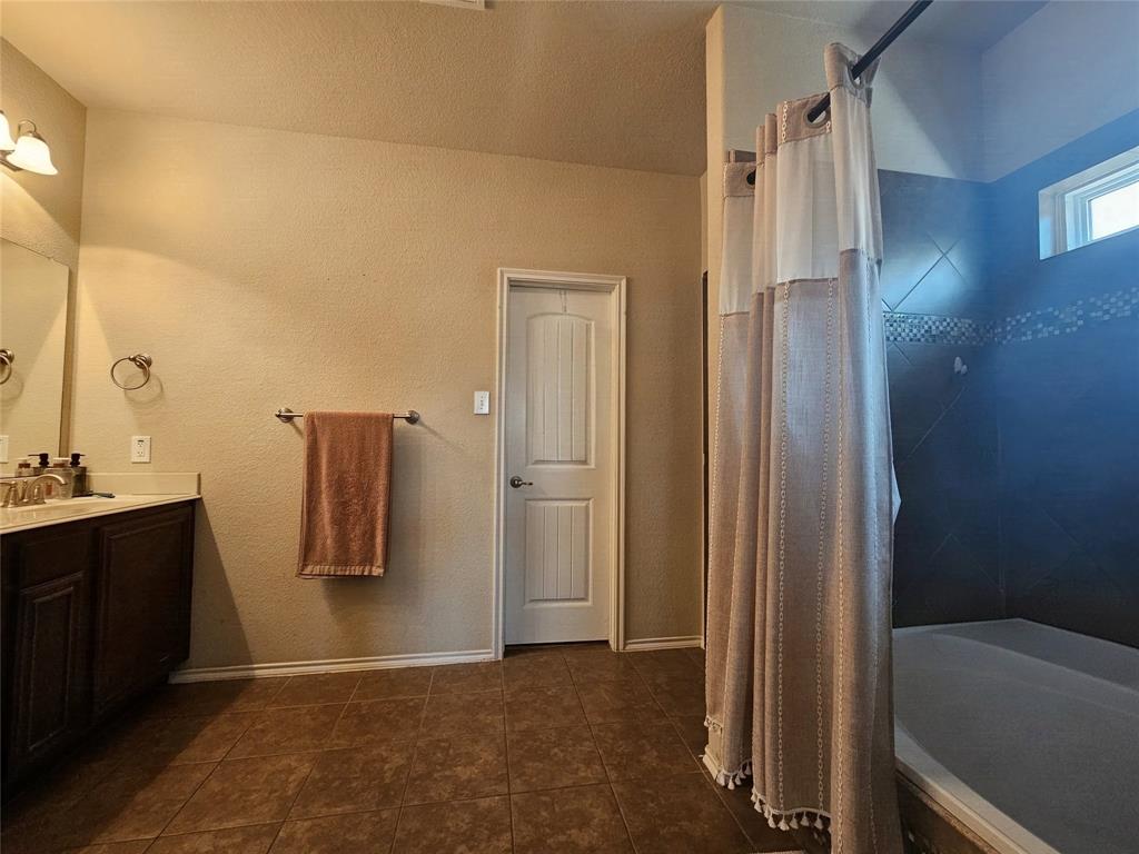 1017 Meadow Green Court Property Photo 26