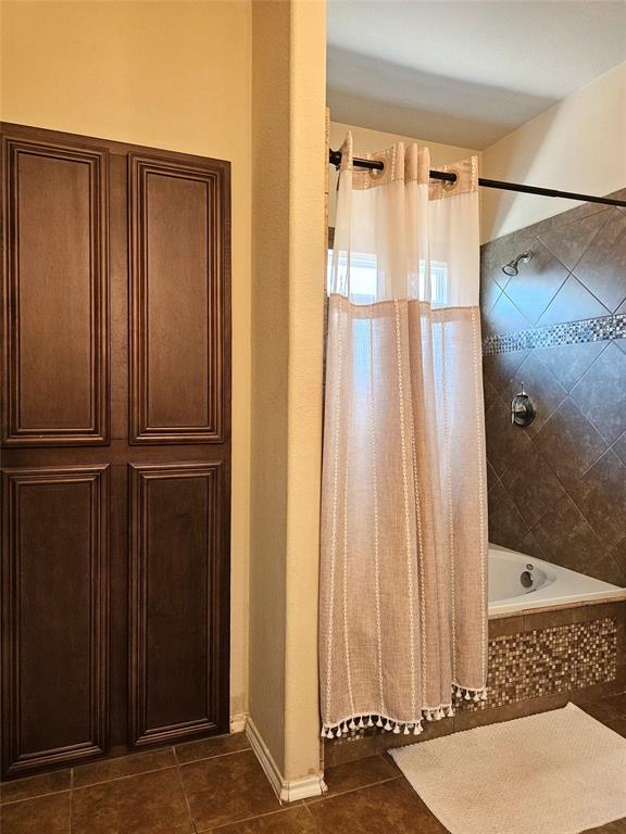 1017 Meadow Green Court Property Photo 28
