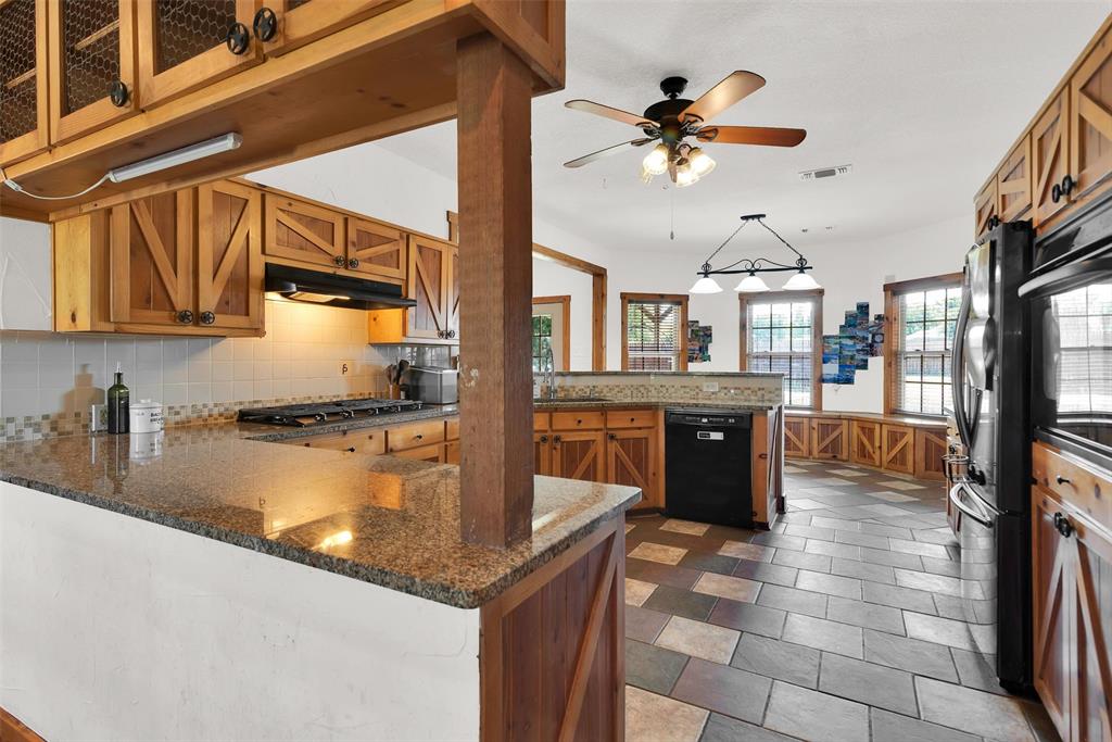 8787 S State Highway 78 Property Photo 10