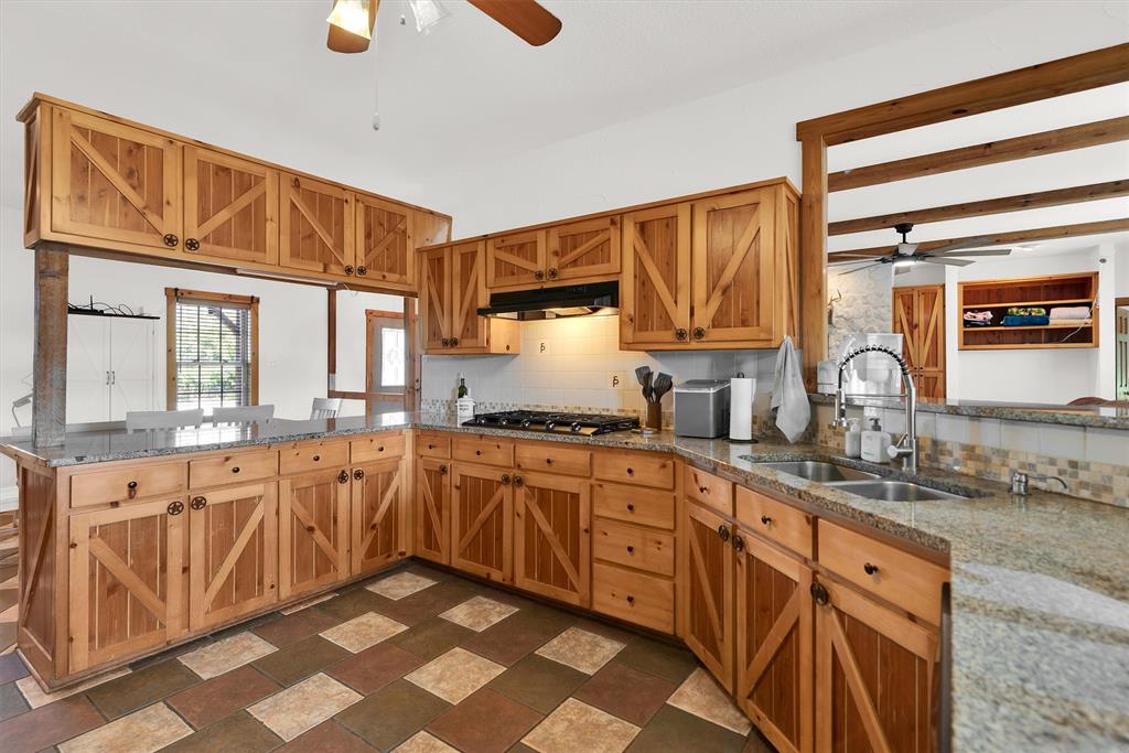 8787 S State Highway 78 Property Photo 11