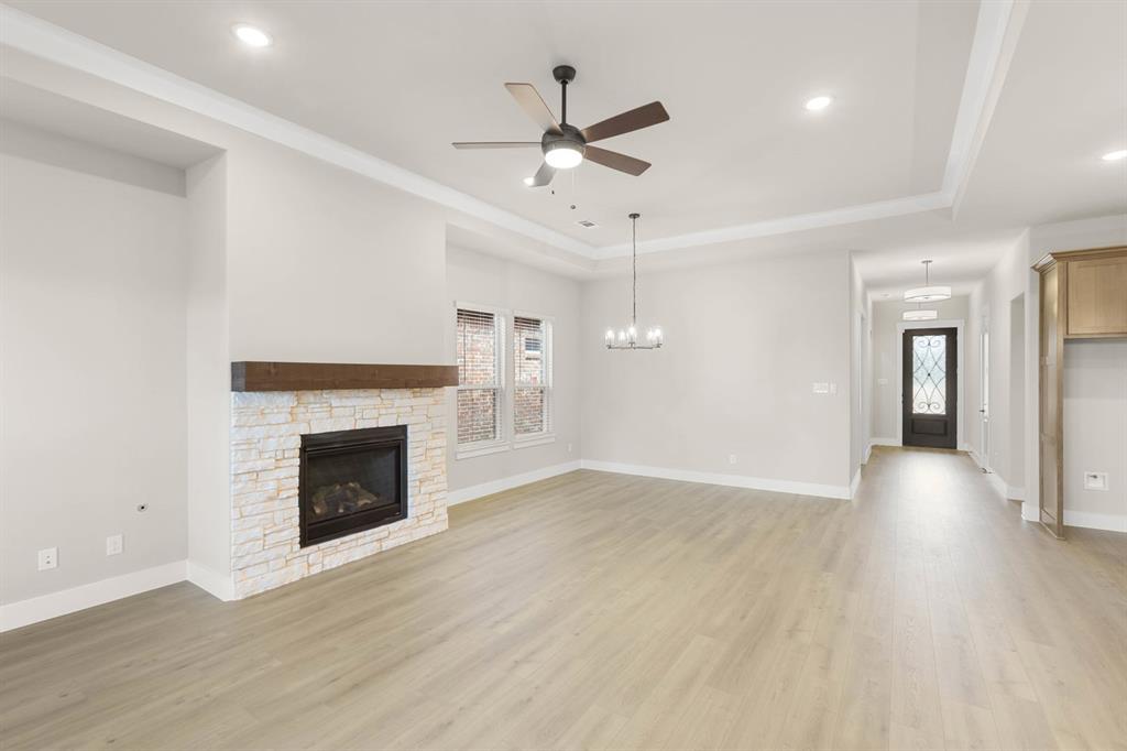 5840 Fresco Drive Property Photo 4