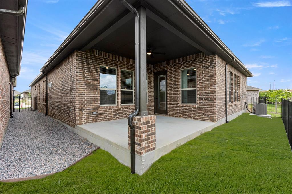 5840 Fresco Drive Property Photo 16