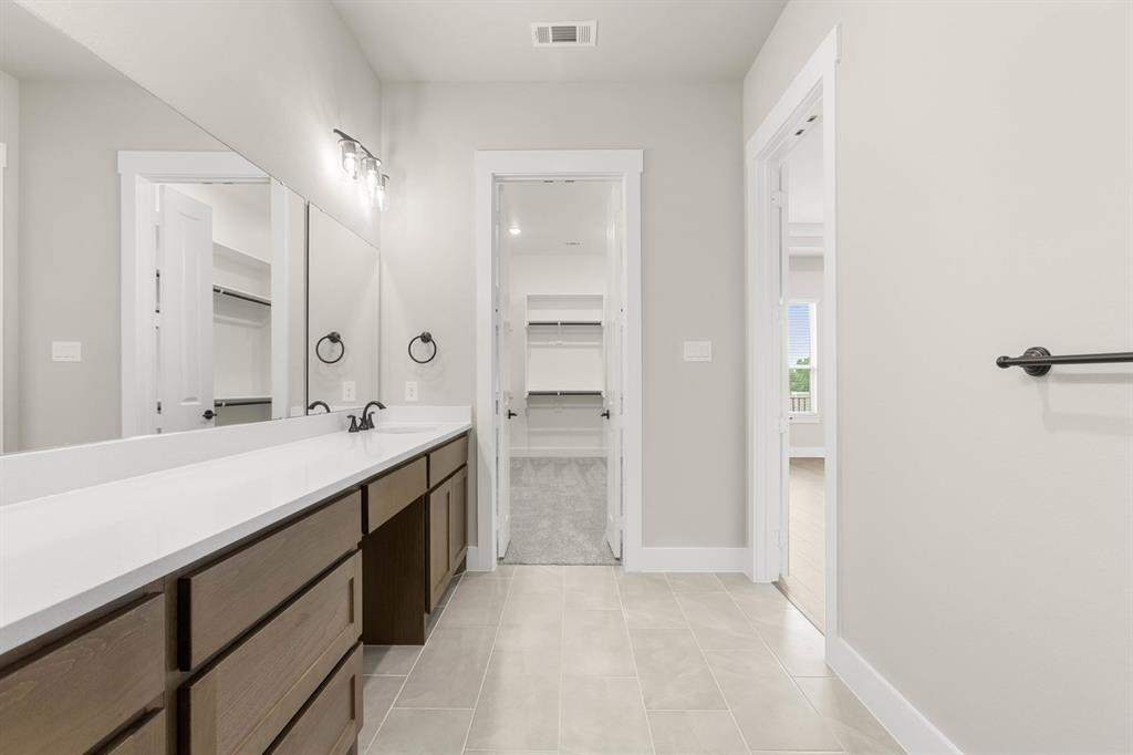 5840 Fresco Drive Property Photo 19