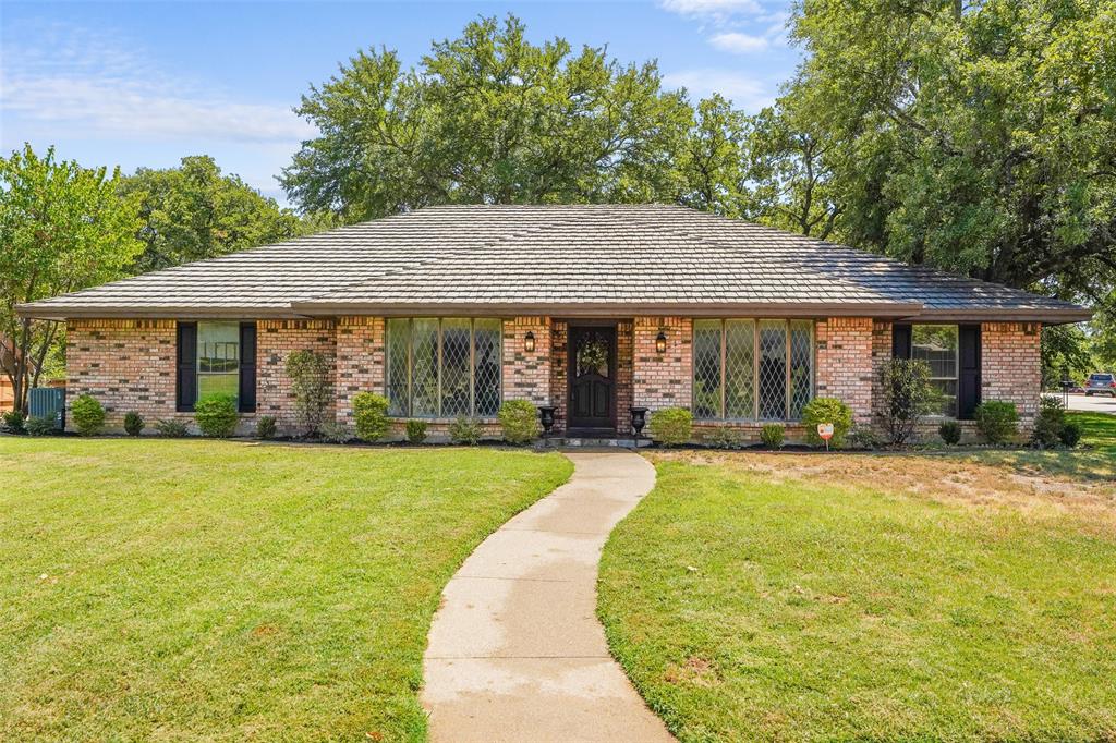 2323 Brookside Drive Property Photo 2