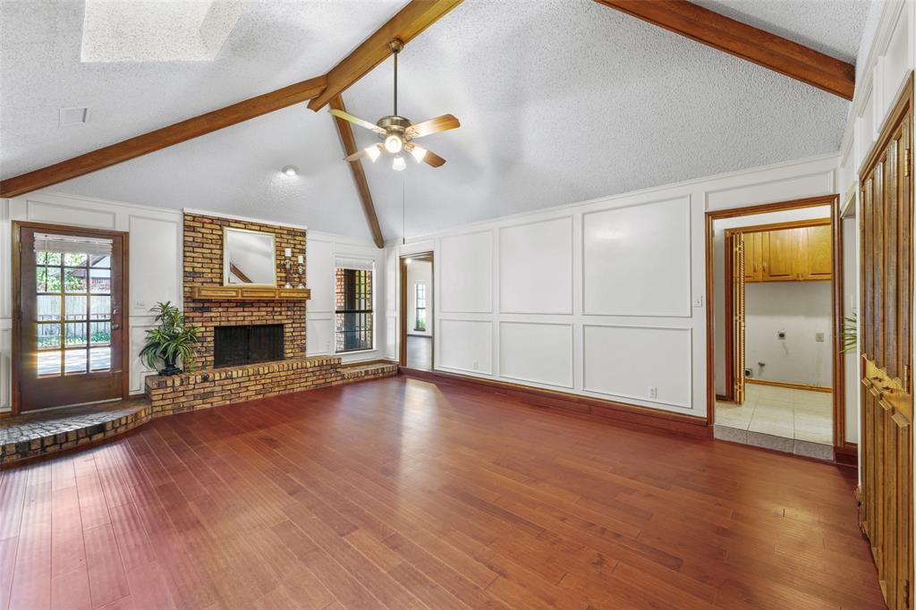 2323 Brookside Drive Property Photo 8