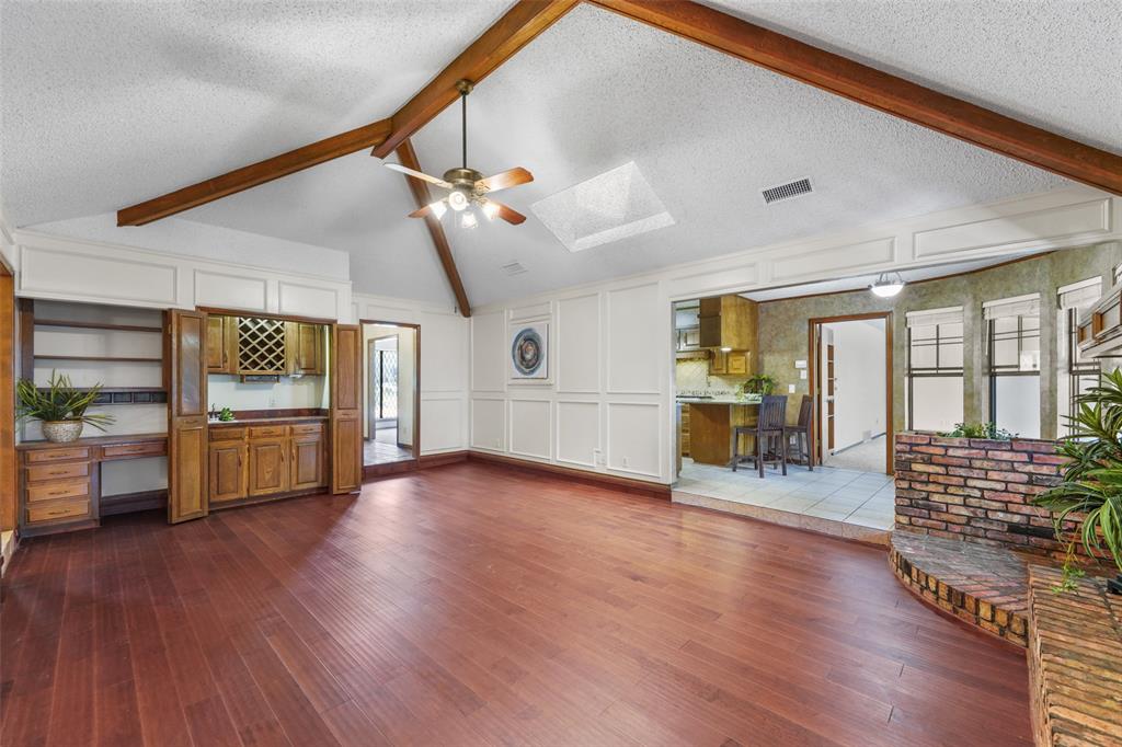 2323 Brookside Drive Property Photo 9
