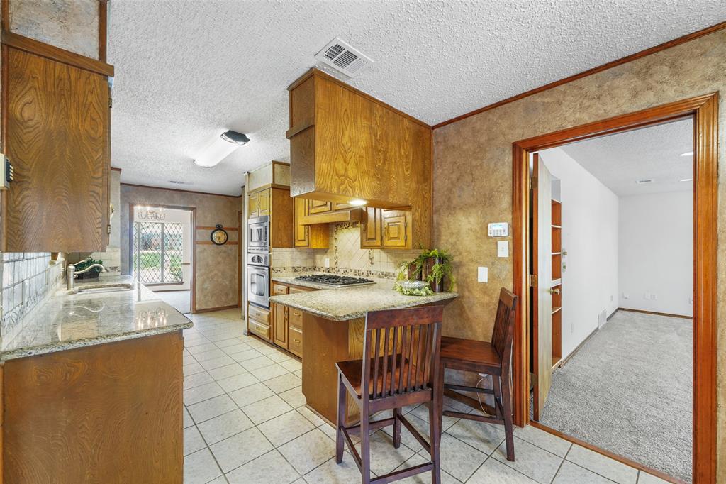 2323 Brookside Drive Property Photo 12